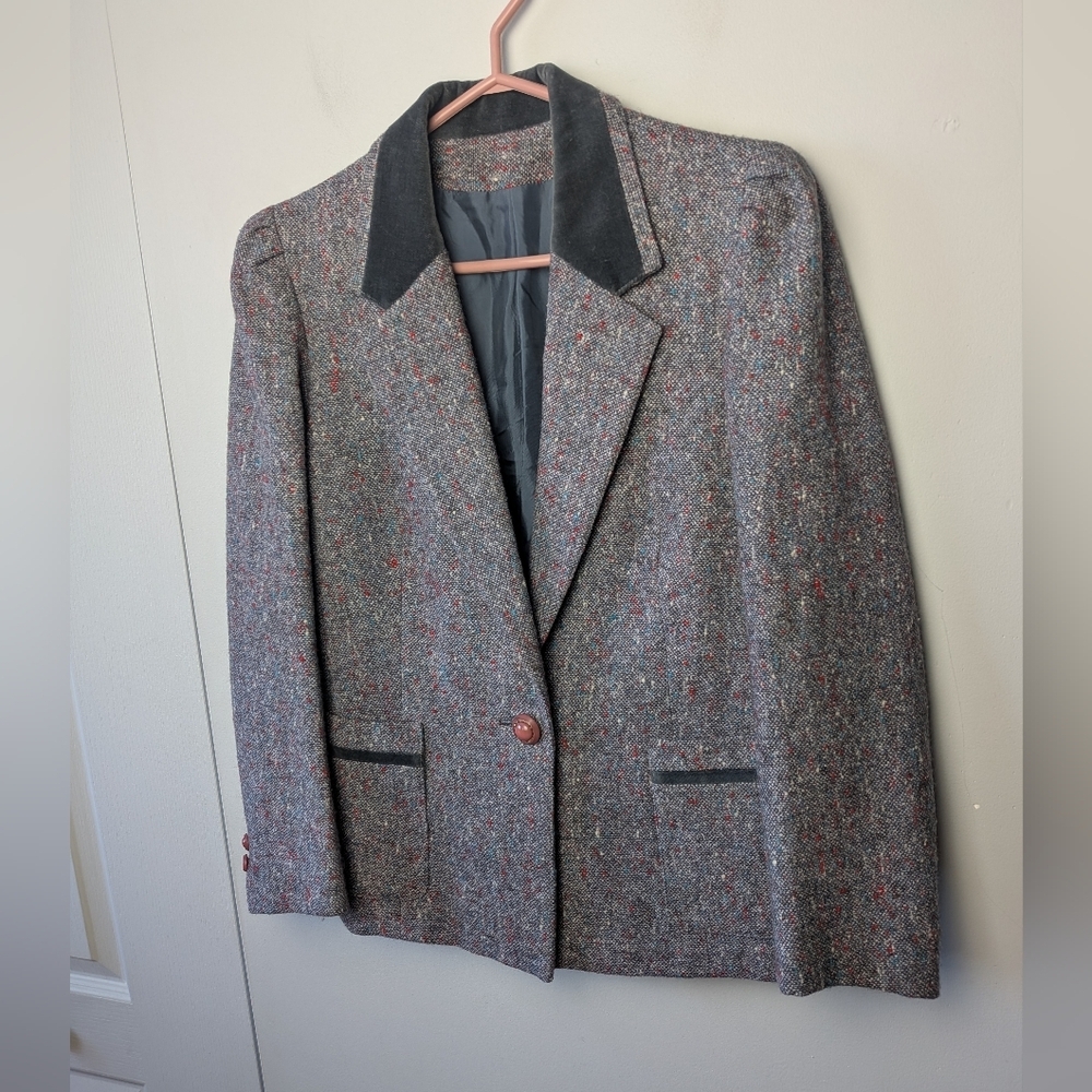 VINTAGE Women Blazer Tweed Wool Size ? (Small +/-) Button Closure Pockets Gray